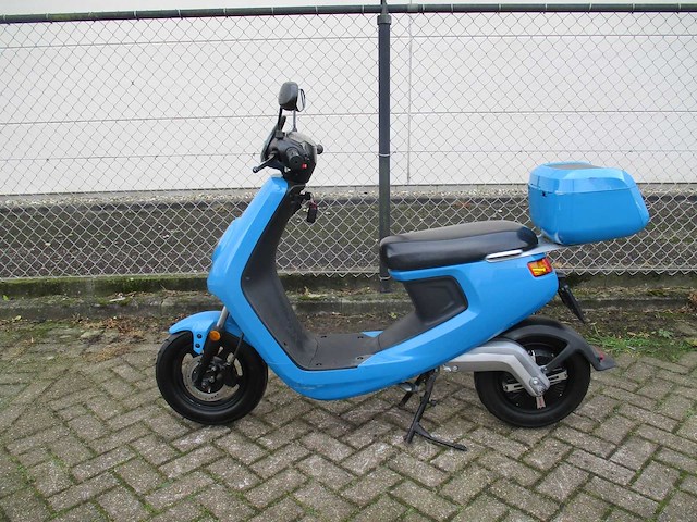 Niu - snorscooter - m1 sport - e-scooter - afbeelding 1 van  14