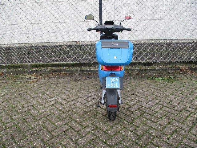 Niu - snorscooter - m1 sport - e-scooter - afbeelding 13 van  14