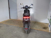 Niu m+ sport - elektrische bromscooter - e-scooter - afbeelding 11 van  12