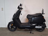 Niu n1s 45km elektrische bromscooter - afbeelding 1 van  8