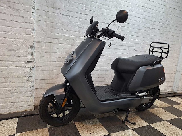 Niu n1s sport 45 km elektrische bromscooter - afbeelding 2 van  8