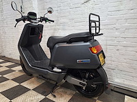 Niu n1s sport 45 km elektrische bromscooter - afbeelding 3 van  8