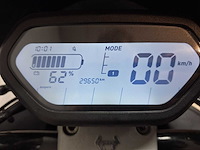 Niu n1s sport 45 km elektrische bromscooter - afbeelding 4 van  8