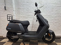 Niu n1s sport 45 km elektrische bromscooter - afbeelding 5 van  8