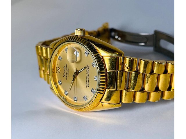 Nivada grenchen switserland herenhorloge met fluted bezel - afbeelding 2 van  7