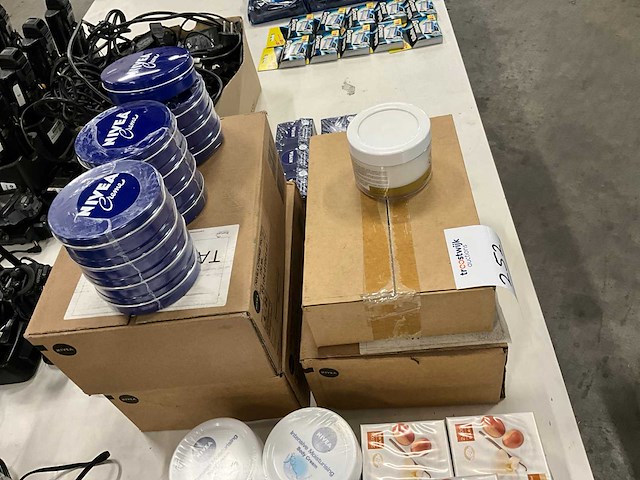 Nivea/ dove partij huidcreme - afbeelding 2 van  8