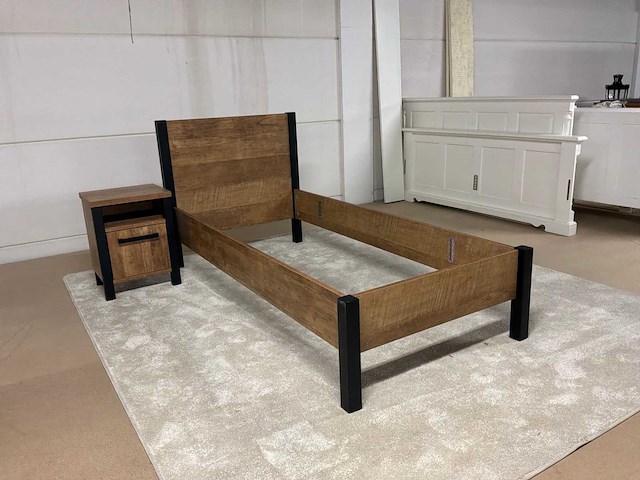 Nizoli bedframe met nachtkastje - afbeelding 1 van  11