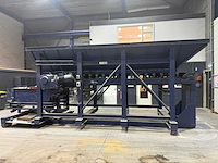 N.m. heilig - doseerbunker met sterrenzeef en transportband op 20 ft containerslede - afbeelding 1 van  3