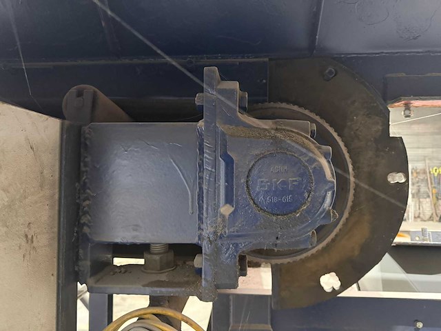 N.m. heilig - doseerbunker met sterrenzeef en transportband op 20 ft containerslede - afbeelding 3 van  3