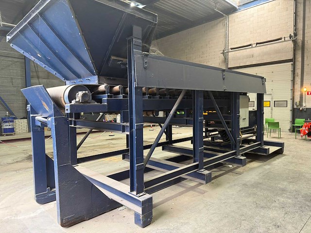 N.m. heilig - doseerbunker met sterrenzeef en transportband op 20 ft containerslede - afbeelding 8 van  15