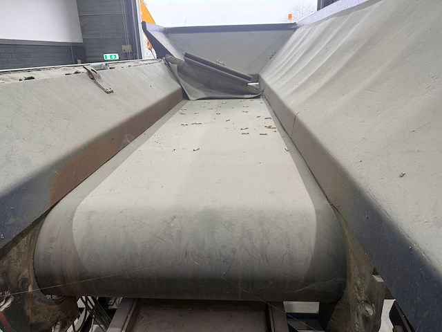 N.m. heilig - doseerbunker met sterrenzeef en transportband op 20 ft containerslede - afbeelding 15 van  15