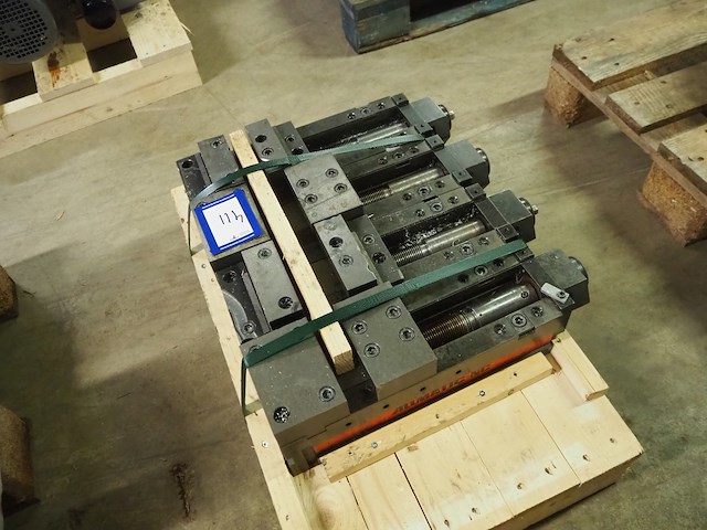 Nn bench screw - afbeelding 4 van  5
