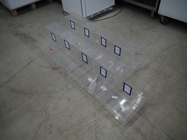 Nn candy dispenser - afbeelding 2 van  4