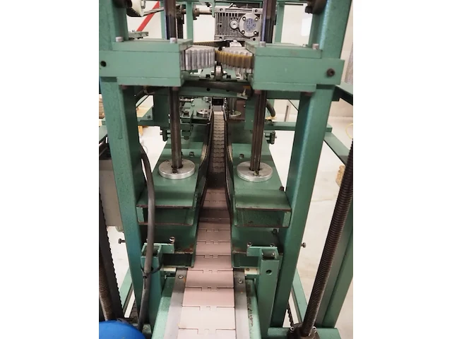 Nn cap closing machine - afbeelding 13 van  13