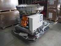 Nn cap feeder
