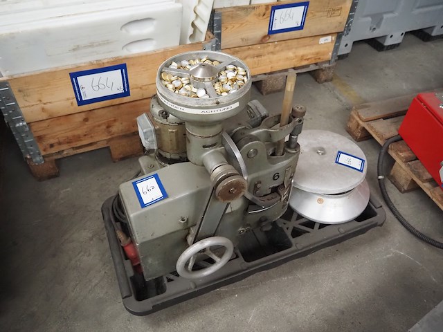 Nn capping machine - afbeelding 1 van  10