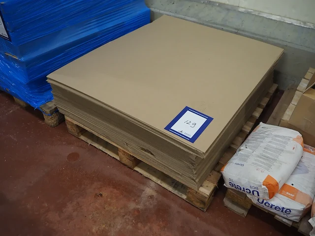 Nn cardboard sheets - afbeelding 1 van  2