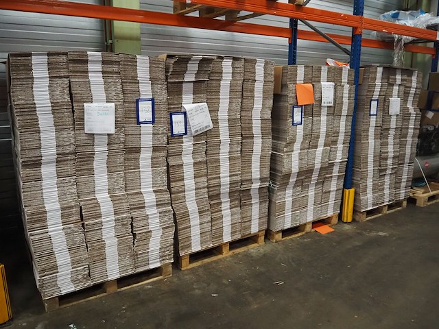Nn carton boxes - afbeelding 1 van  6