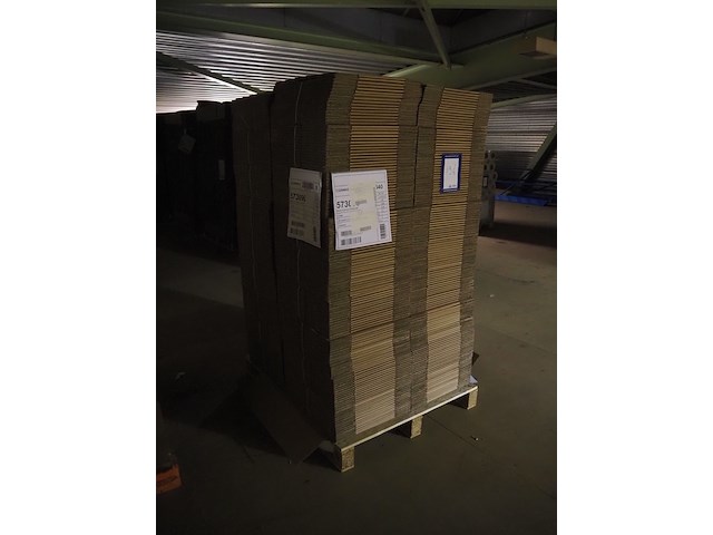 Nn carton boxes - afbeelding 1 van  8