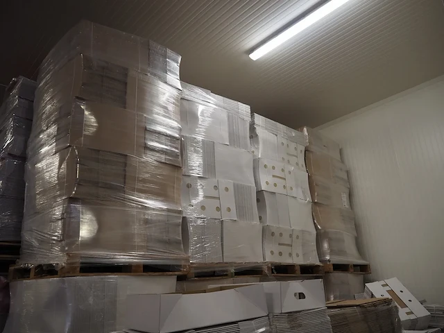 Nn carton boxes - afbeelding 8 van  12
