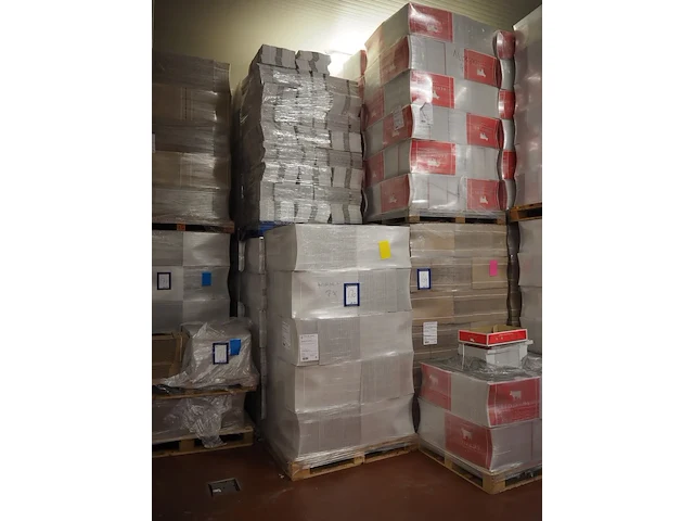 Nn carton boxes - afbeelding 1 van  5