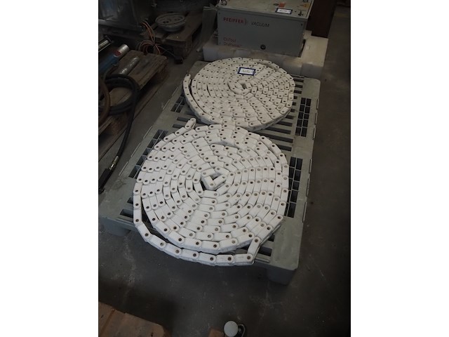 Nn chains - afbeelding 1 van  6