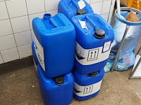 Nn cleaning chemicals - afbeelding 1 van  3