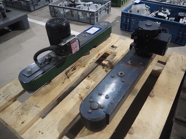 Nn conveyors for box closing machine - afbeelding 1 van  5