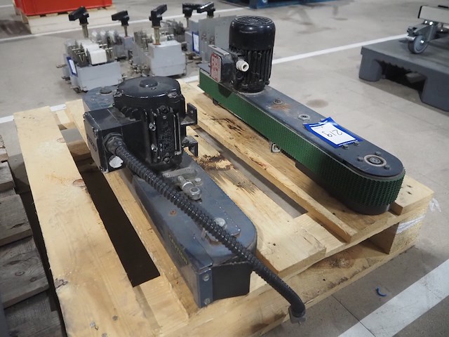 Nn conveyors for box closing machine - afbeelding 4 van  5