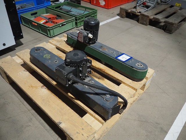 Nn conveyors for box closing machine - afbeelding 3 van  9