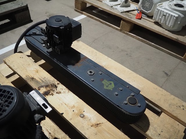 Nn conveyors for box closing machine - afbeelding 8 van  9