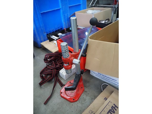 Nn crate with parts - afbeelding 5 van  26