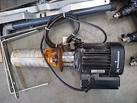 Nn crate with parts - afbeelding 7 van  26