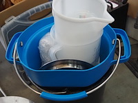 Nn crate with parts - afbeelding 10 van  26