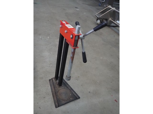 Nn crate with parts - afbeelding 11 van  26