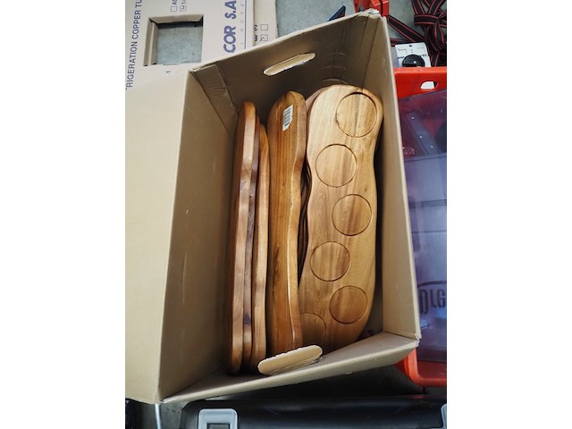 Nn crate with parts - afbeelding 18 van  26