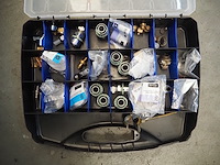 Nn crate with parts - afbeelding 19 van  26