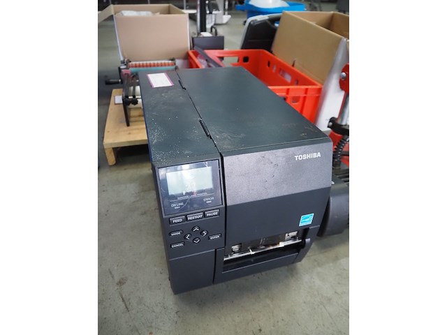 Nn crate with parts - afbeelding 22 van  26