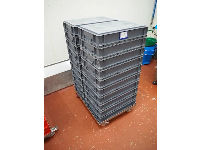 Nn crates on rollie - afbeelding 2 van  4