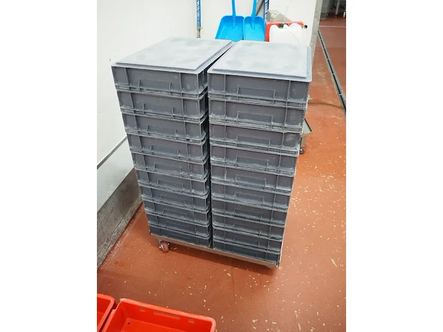 Nn crates on rollie - afbeelding 3 van  4