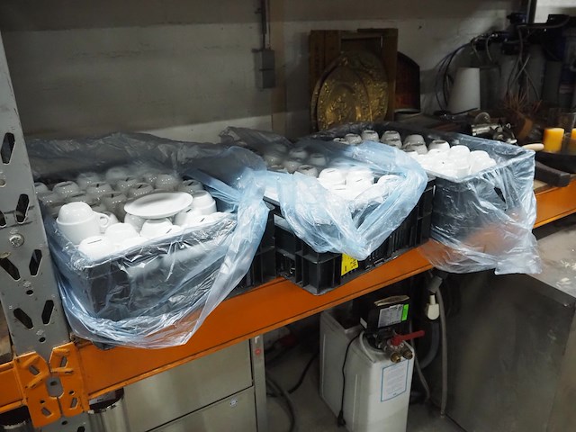 Nn cups and saucers - afbeelding 2 van  5