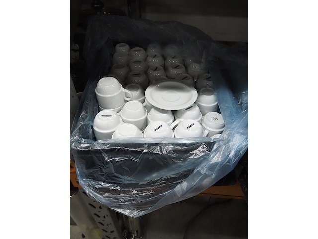 Nn cups and saucers - afbeelding 4 van  5