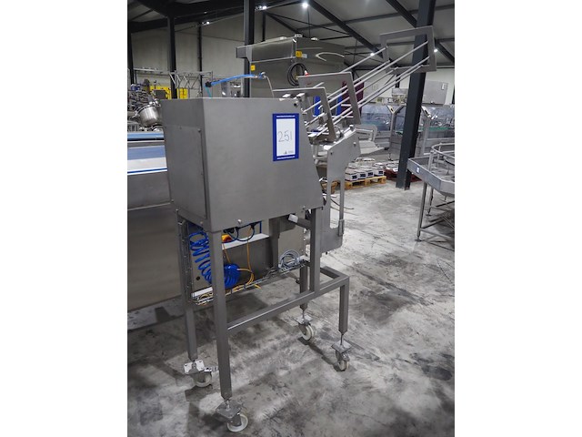 Nn denester - afbeelding 1 van  8