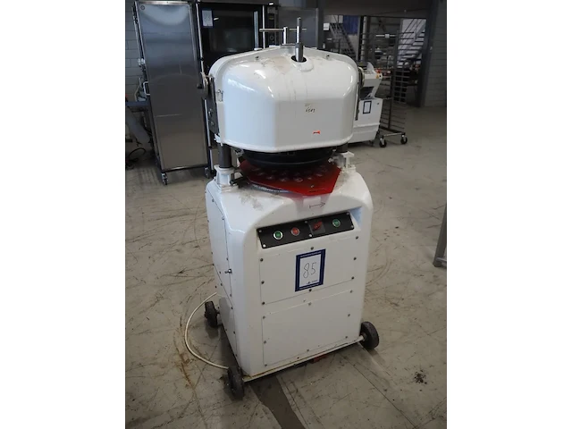 Nn dough divider and rounder - afbeelding 1 van  11
