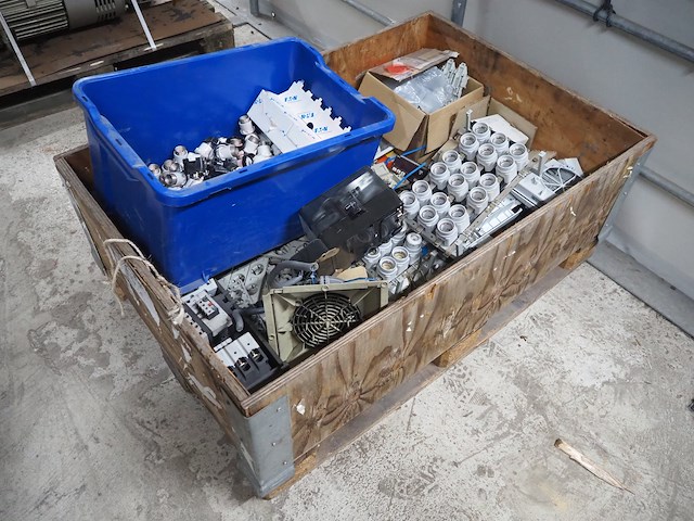 Nn electric parts and fuses - afbeelding 2 van  6