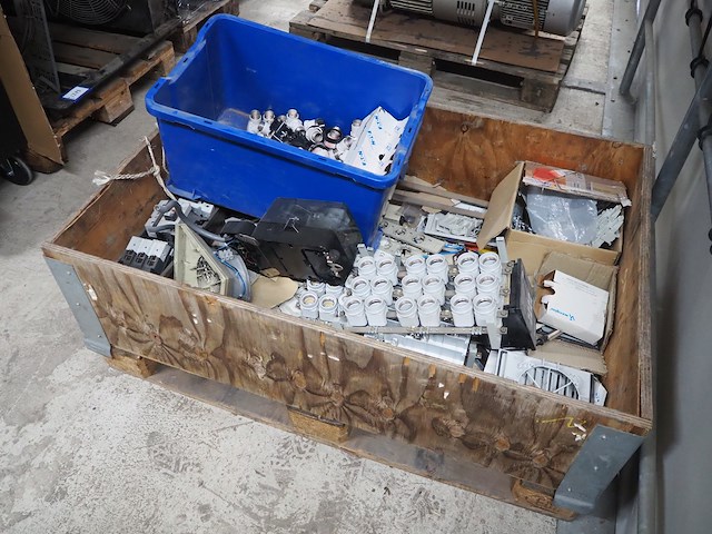 Nn electric parts and fuses - afbeelding 3 van  6