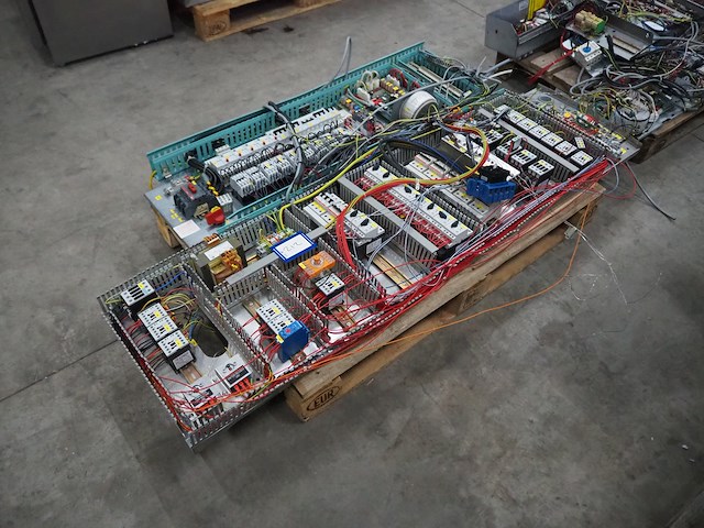 Nn electrical parts - afbeelding 1 van  3