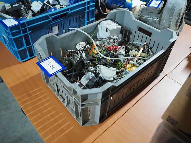 Nn electrical parts - afbeelding 1 van  3