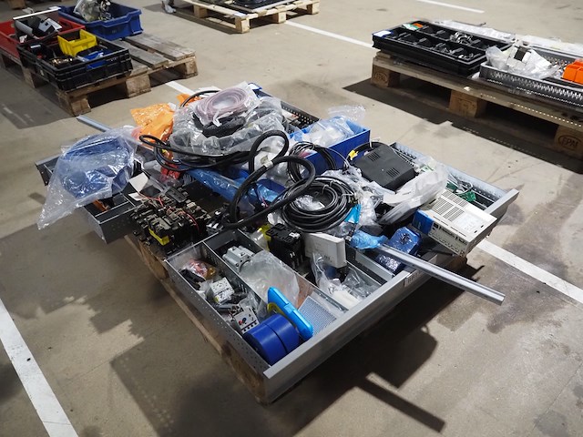 Nn electrical parts - afbeelding 1 van  6