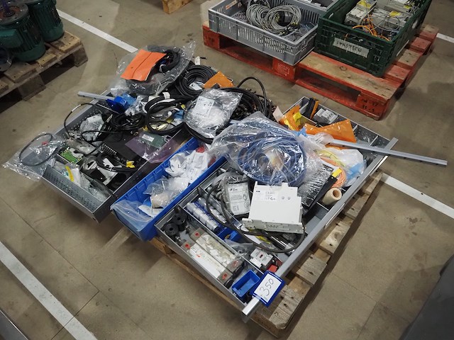 Nn electrical parts - afbeelding 1 van  8